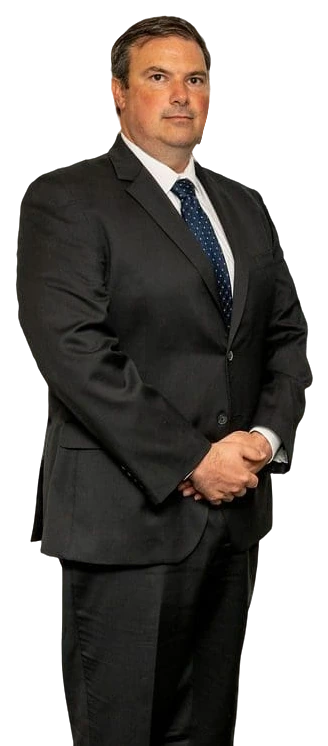 Matthew Voelpel, socio.